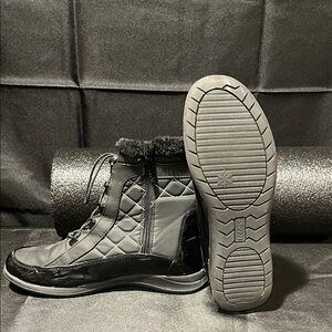 Totes Black Quilted Winter Boots